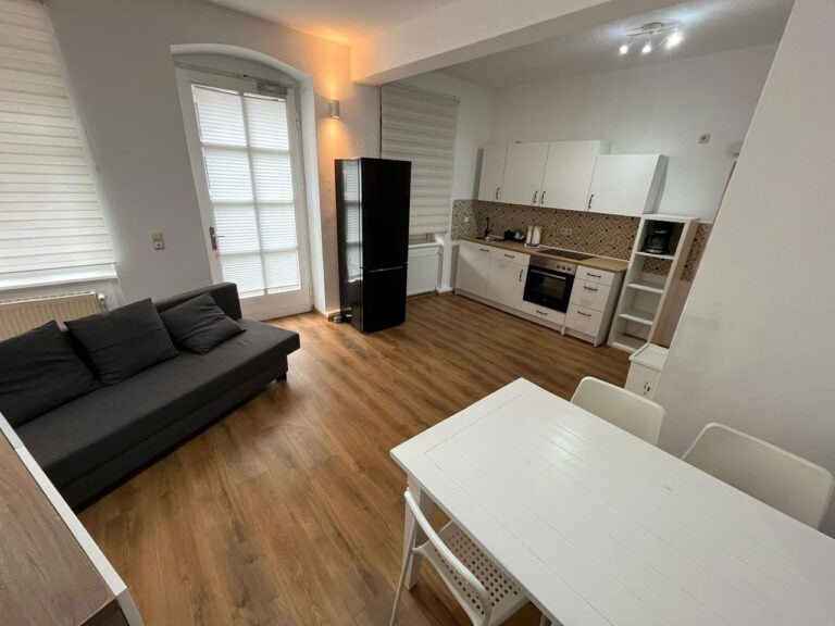 Dresden 2-Zimmer Wohnung für 4 Personen EG DD01