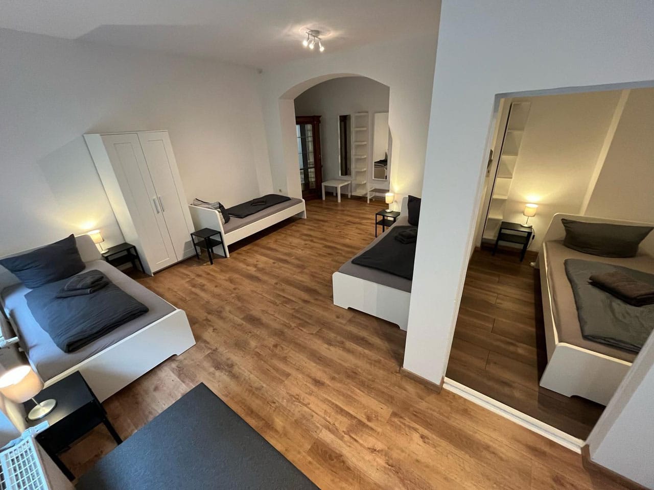 Dresden 2-Zimmer Wohnung für 4 Personen EG DD01